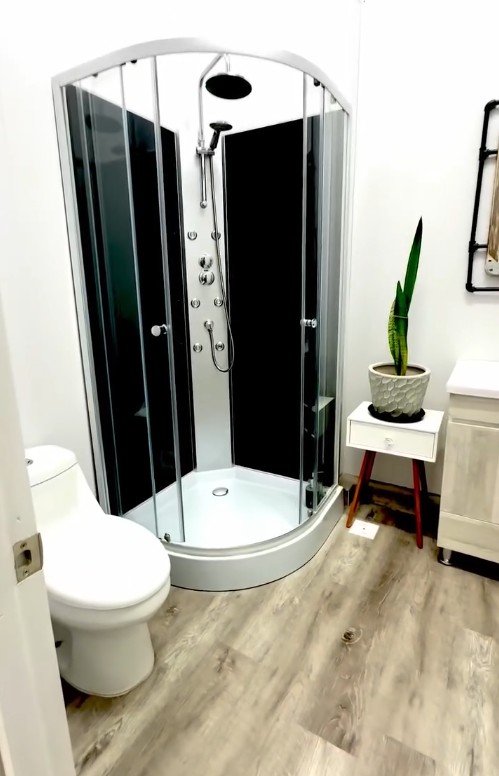Baño privado hostal corporativo empresa minera Illapel Los Vilos