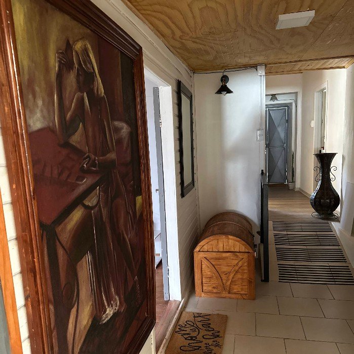 Pasillos hostal corporativo seguridad 24 horas Canela Baja